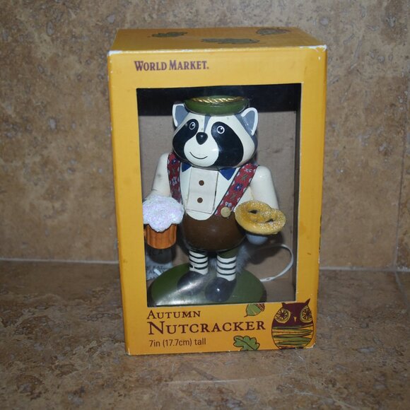 Vintage World Market autumn fall racoon animal Nutcracker Figure Statue Beer - Picture 2 of 8